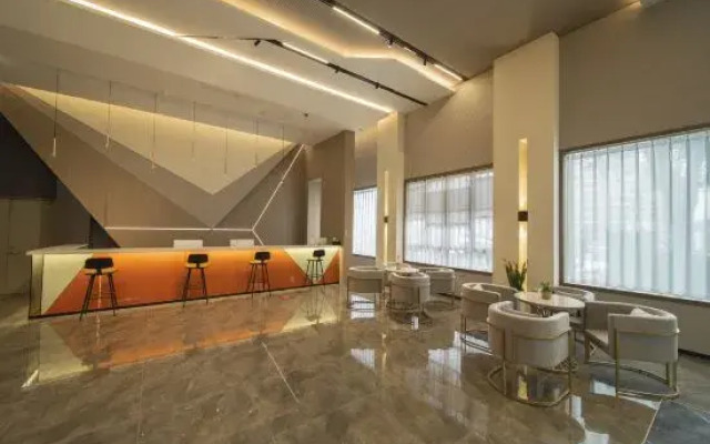 Snail Business Hotel (Jiaxing Pinghu East Lake Scenic Area Branch)