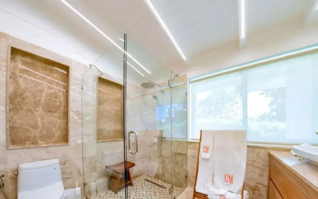 Luxurious 3 Br Golf Villa