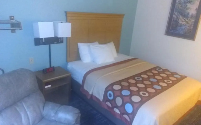 Super 8 Baxter/Brainerd Area