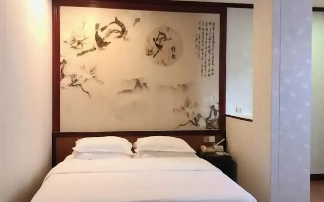 Li's Holiday Hotel (Foshan Sanshui Railway Station)