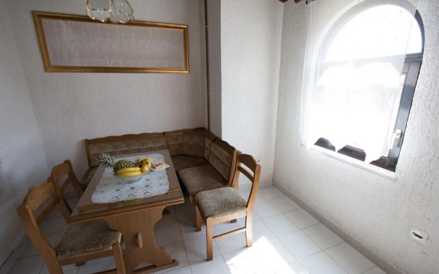 Apartment Dvori Klis