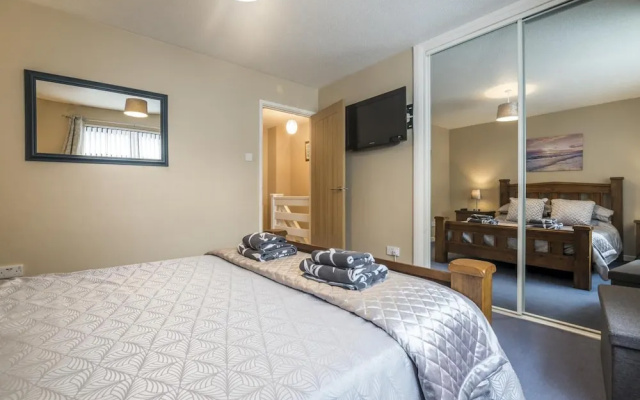 Harry s - 2 Bedroom Holiday Home - Tenby