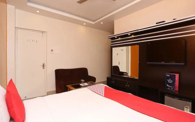 Hotel New Mega Palace by OYO Rooms