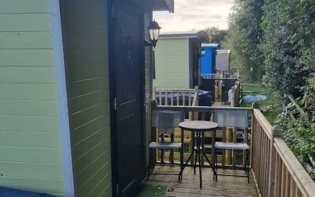 Glamping Hut - Riverview 4