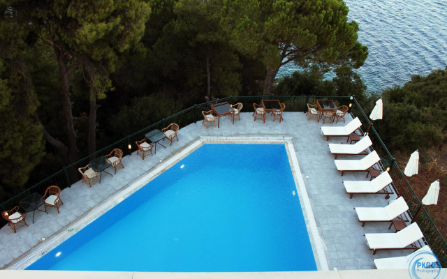 Aliki Hotel