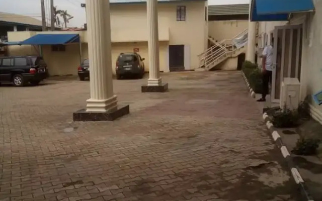 Senators Suites and Towers