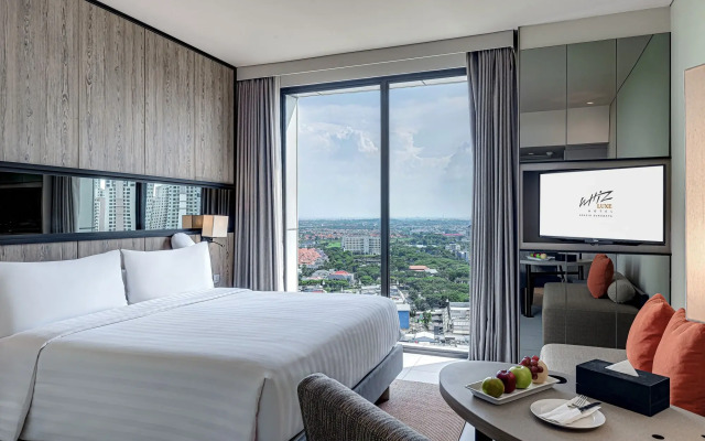Whiz Luxe Hotel Spazio Surabaya