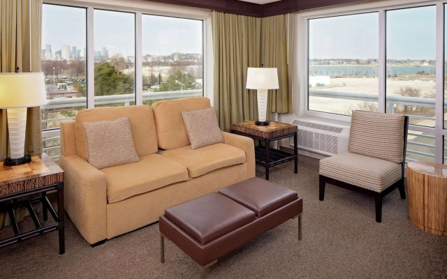 DoubleTree by Hilton Hotel Boston Bayside