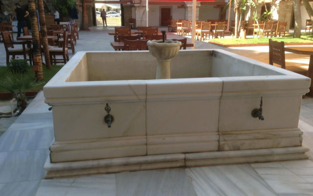 Club Caravanserail