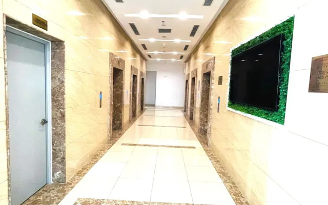 Diamond Suite Golden King