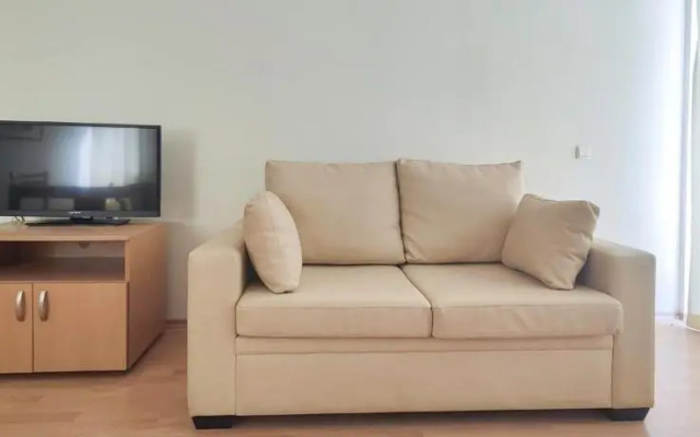 Crown Fort Club Apartment