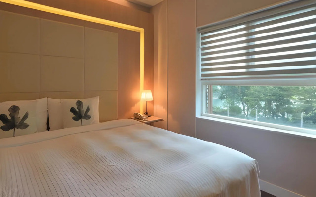 New California Hotel