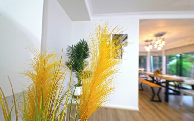 6BRM Retreat Parkside Family House Melb