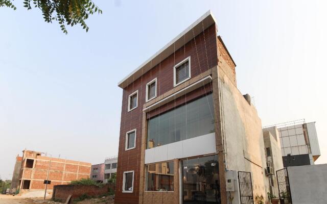 Comfort Enn by OYO Rooms