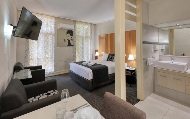 Rose City Motor Inn