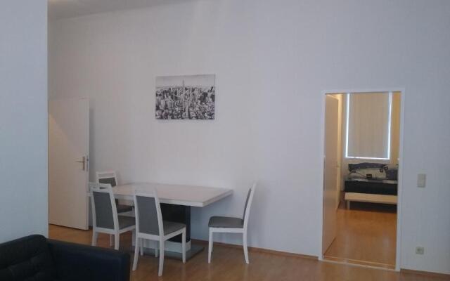 Spacious Central Apartment