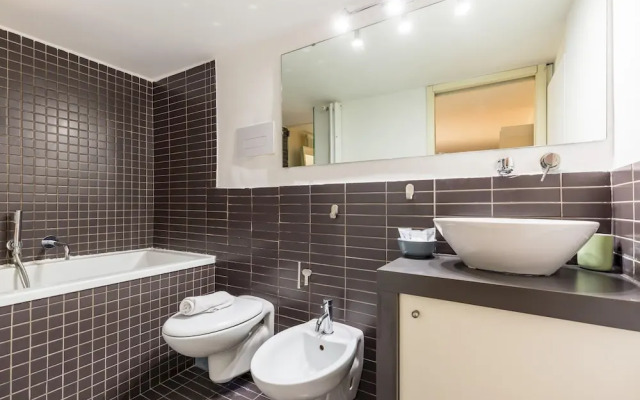 Cool Flat at Via dei Mille by Napoliapartments