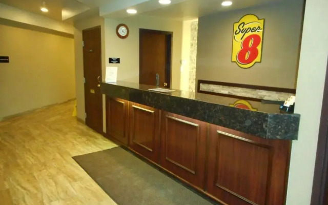 Super 8 Fox Creek