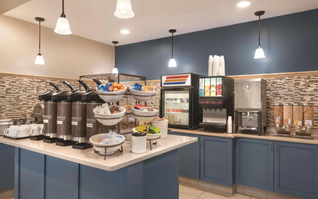 Country Inn & Suites by Radisson, Eagan, MN