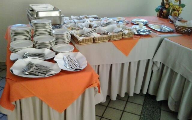 Oft Plaza Oeste Hotel