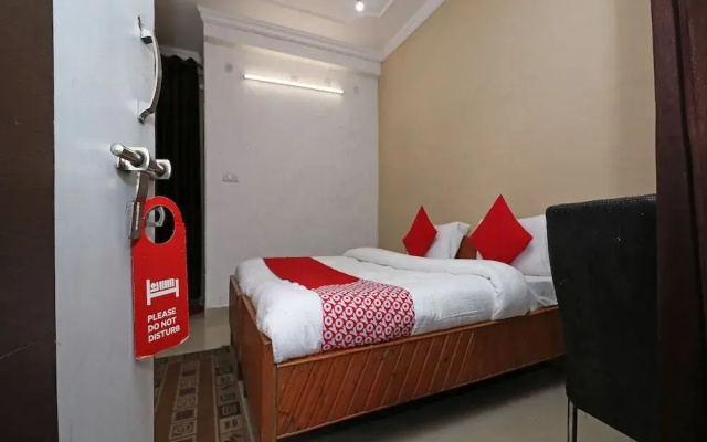 Hotel Reeva By OYO Rooms