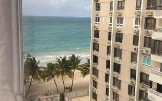 Beach Front Apt Isla Verde 2