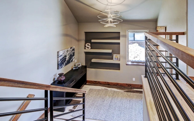 Slope View  3 Bedroom Townhouse by RedAwning