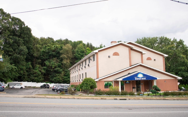 Days Inn by Wyndham Torrington