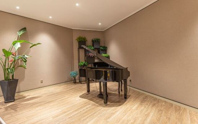 Homeinn Plus Hotel (Kunshan International Exhibition Center Huaqiao Subway Station)