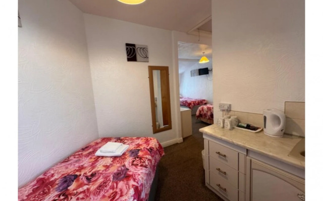 OYO Delton Hotel Blackpool Pleasure Beach