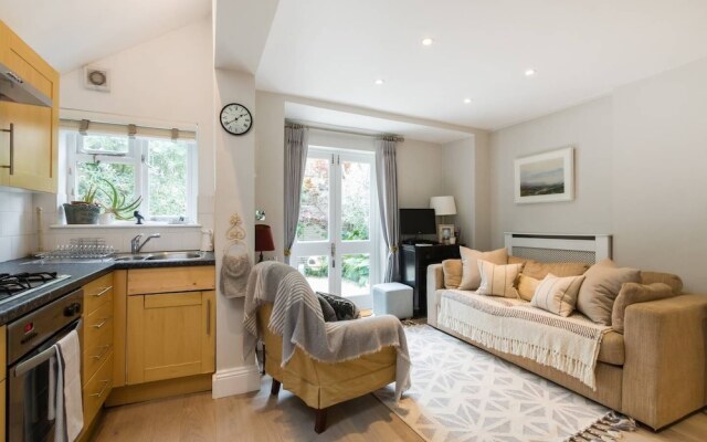 Gorgeous 2 Bed Fulham Flat With Garden