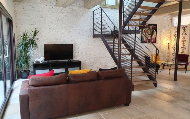 Modern Holiday Home in Olonzac with Private Swimming Pool