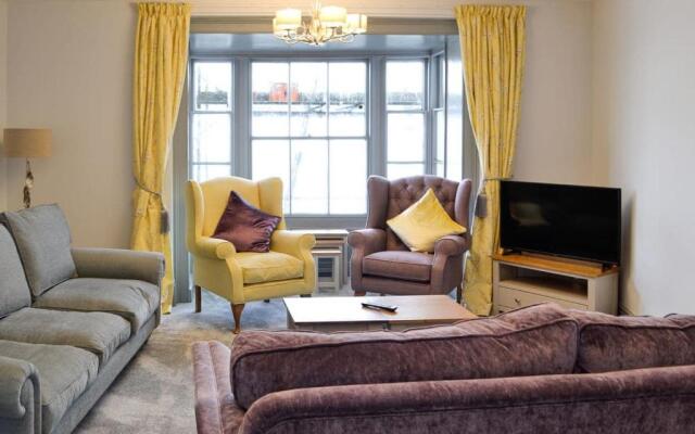 Grosvenor House APT 2