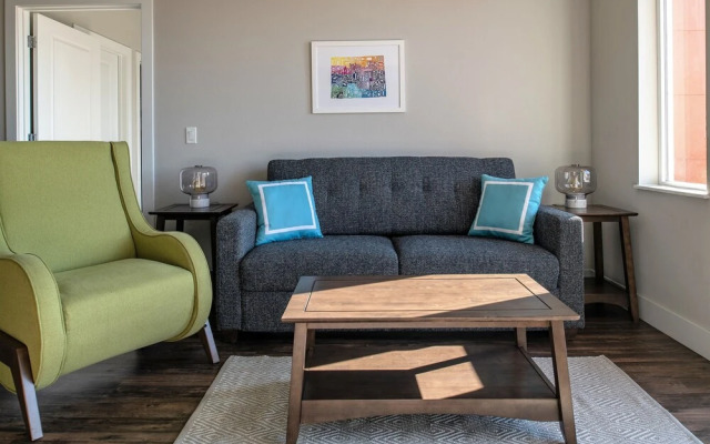 Stay Alfred at Dylan