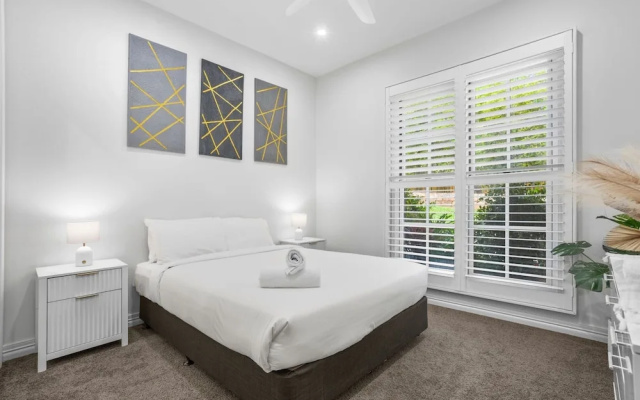 Spacious 7-bed Family Home in Chapel Hill – Guest Rooms – Brisbane