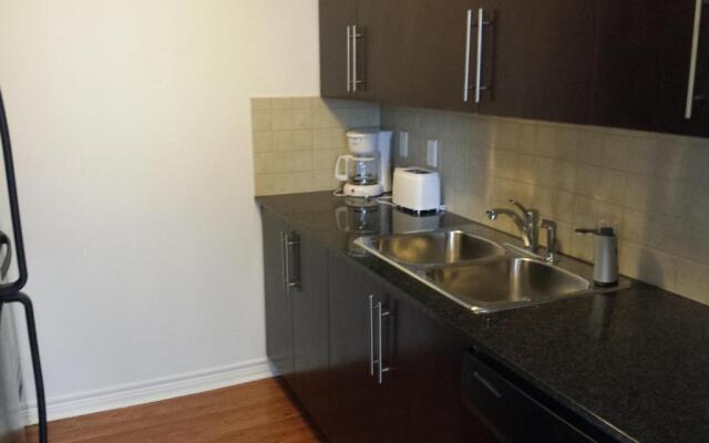 2 Bedroom 1 Bathroom Prime Location in Mississauga