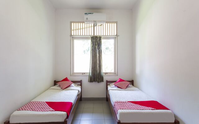 OYO 883 Pavo Resort
