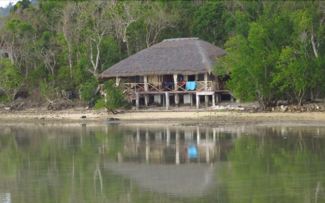 Coral Bay Beach and Dive Resort