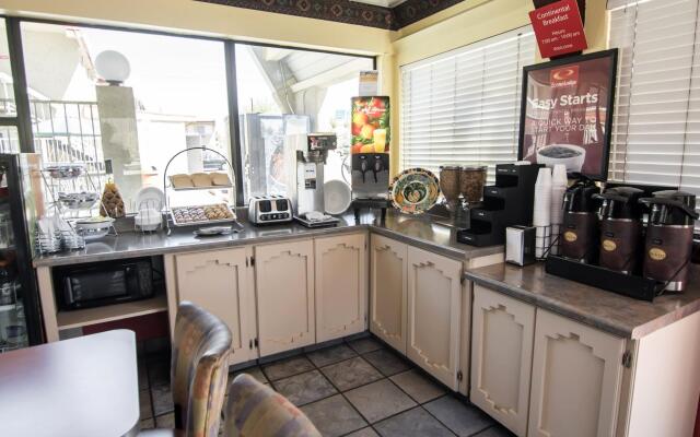Super 8 by Wyndham Albuquerque Downtown