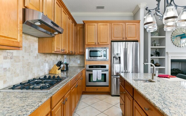 Rvh_374r Golden 6 Bedroom Home