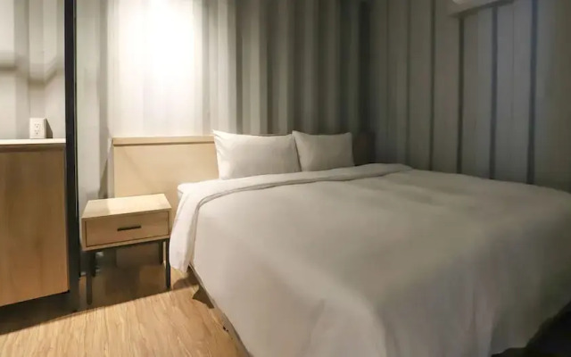 Dash Forwaves Hotel