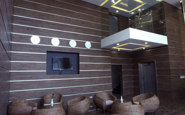 Elegant Hotel Pyi Thar Yar