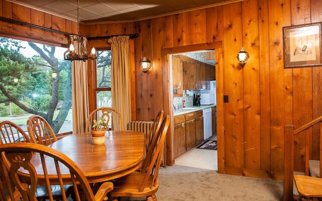 The Tides 4 Br home by RedAwning