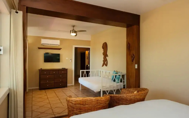 Villa Mission Bay in Belize City