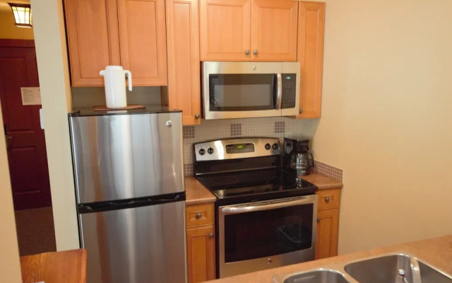 Snow Creek Lodge by Fernie Lodging Co