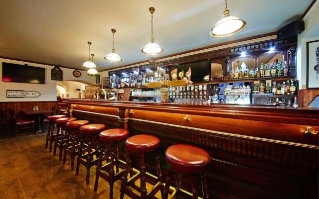 Nelly Kelly's Hotel