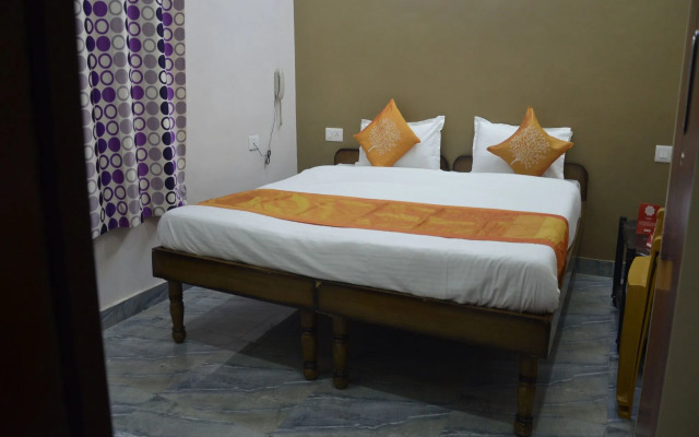 OYO Rooms Cantt Roadways Varanasi