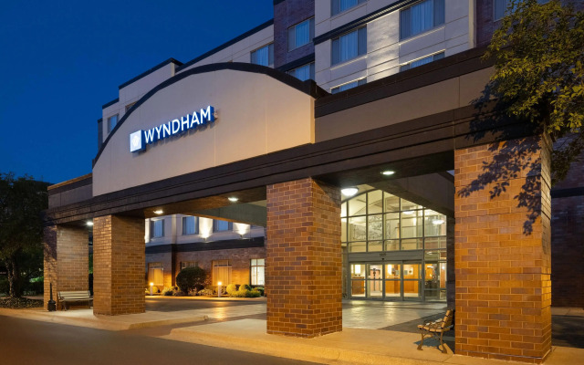 Wyndham Moline on John Deere Commons