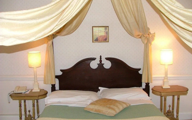 Esseborne Manor Hotel
