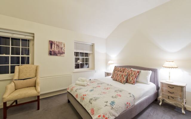 John Lennon Suite - hiphipstay